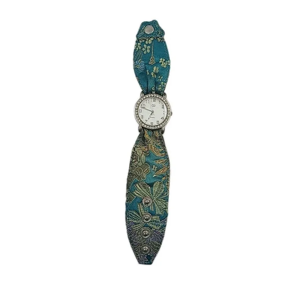 VTG Womens Watch CC Quartz Crystal Face With Silk Snap Band